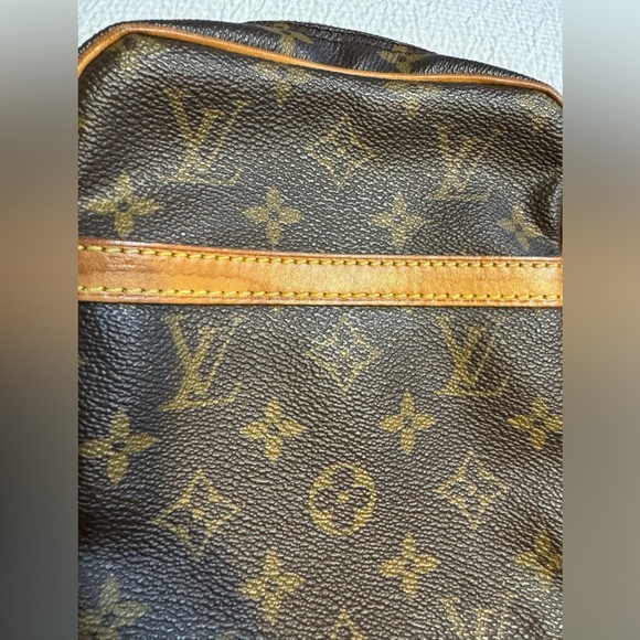 🔥 ✨Louis Vuitton Danube Monogram Crossbody Vintage-AUTHENTIC - Picture 6 of 14